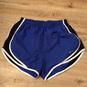 Nike running short